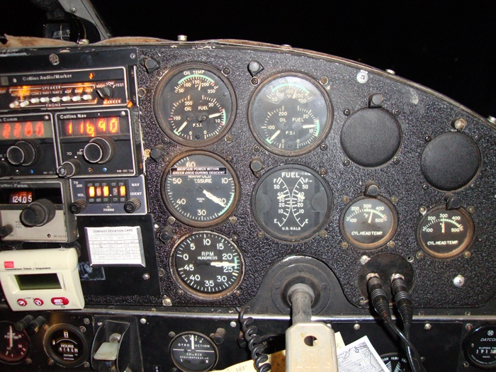 Cessna 310-Cockpit