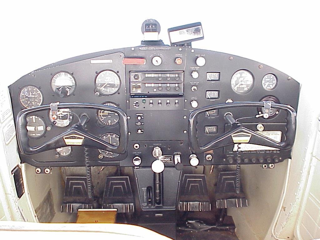 Cessna 150 Cockpit