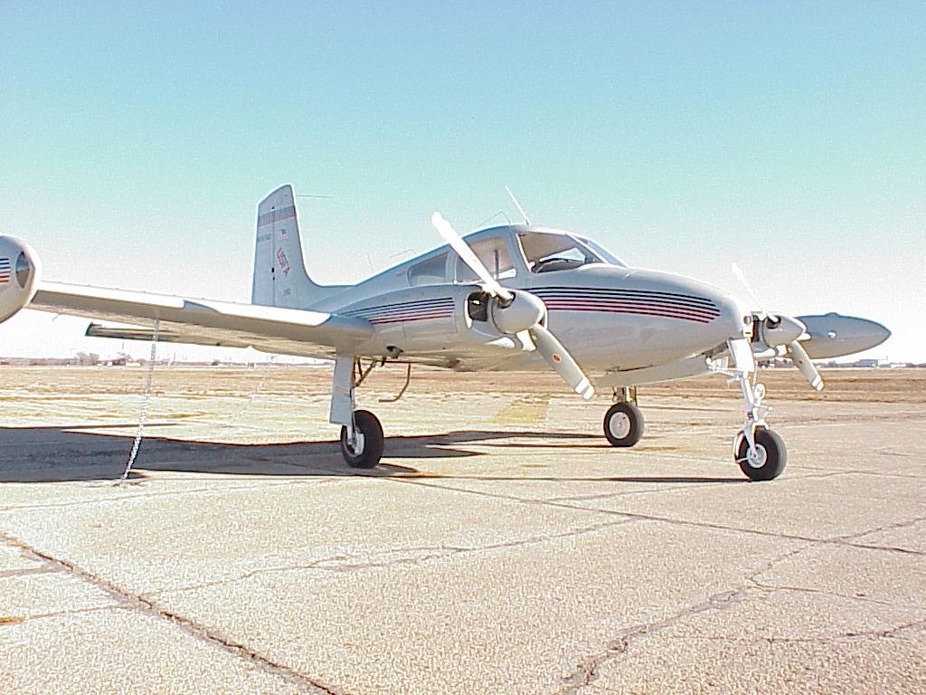 Cessna 310-2
